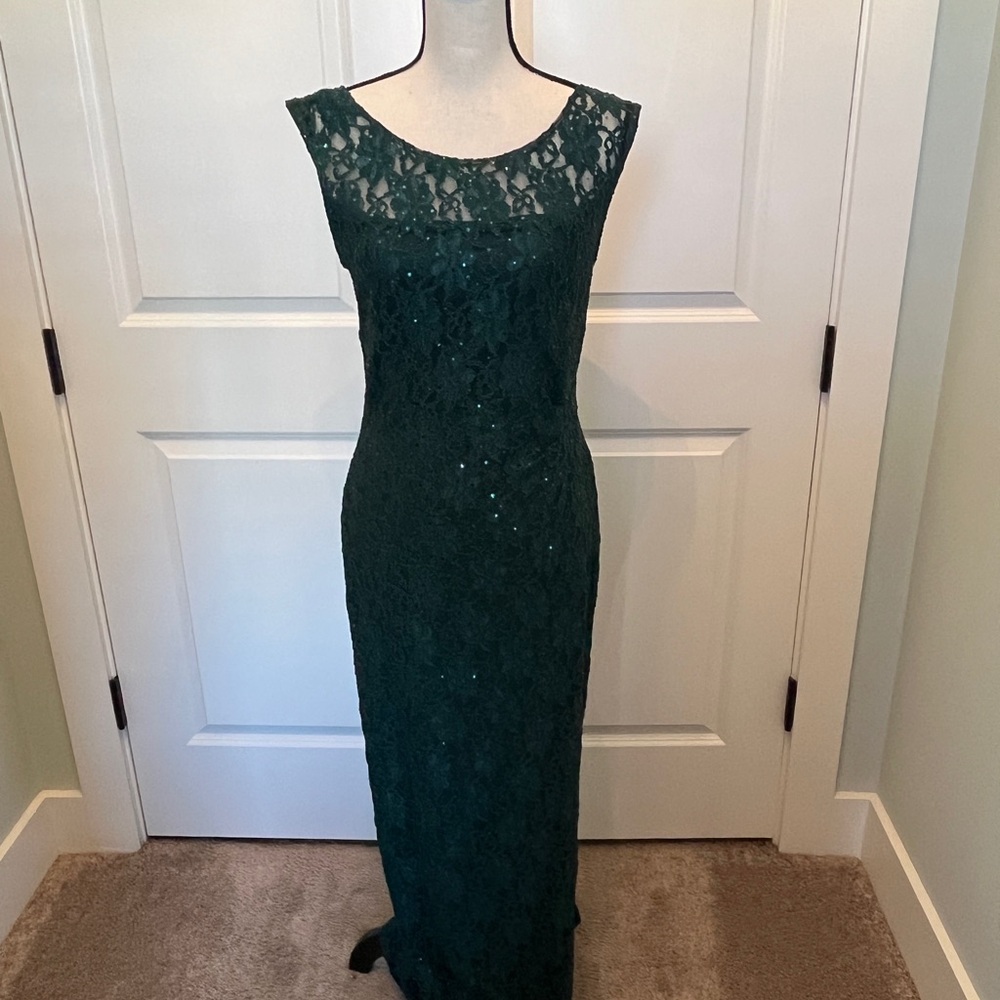 Elegant Green Lace Evening Dress size 6
